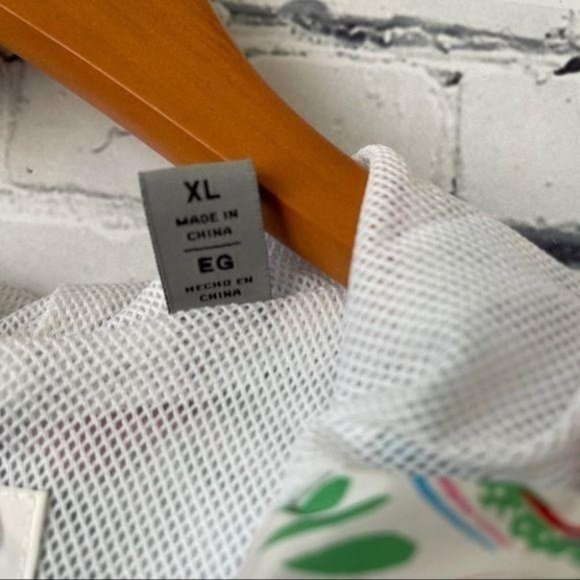 Levi's Floral Print Cropped Windbreaker Hoodie Size XL Jacket Pullover Retro - Picture 8 of 10